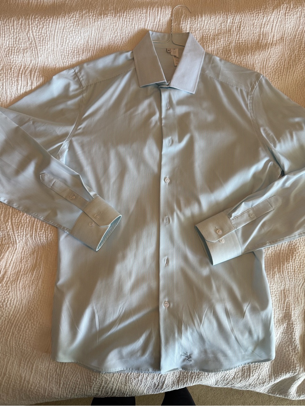 Men's Pale Blue Long-Sleeve Dress Shirt - Classic Point Collar